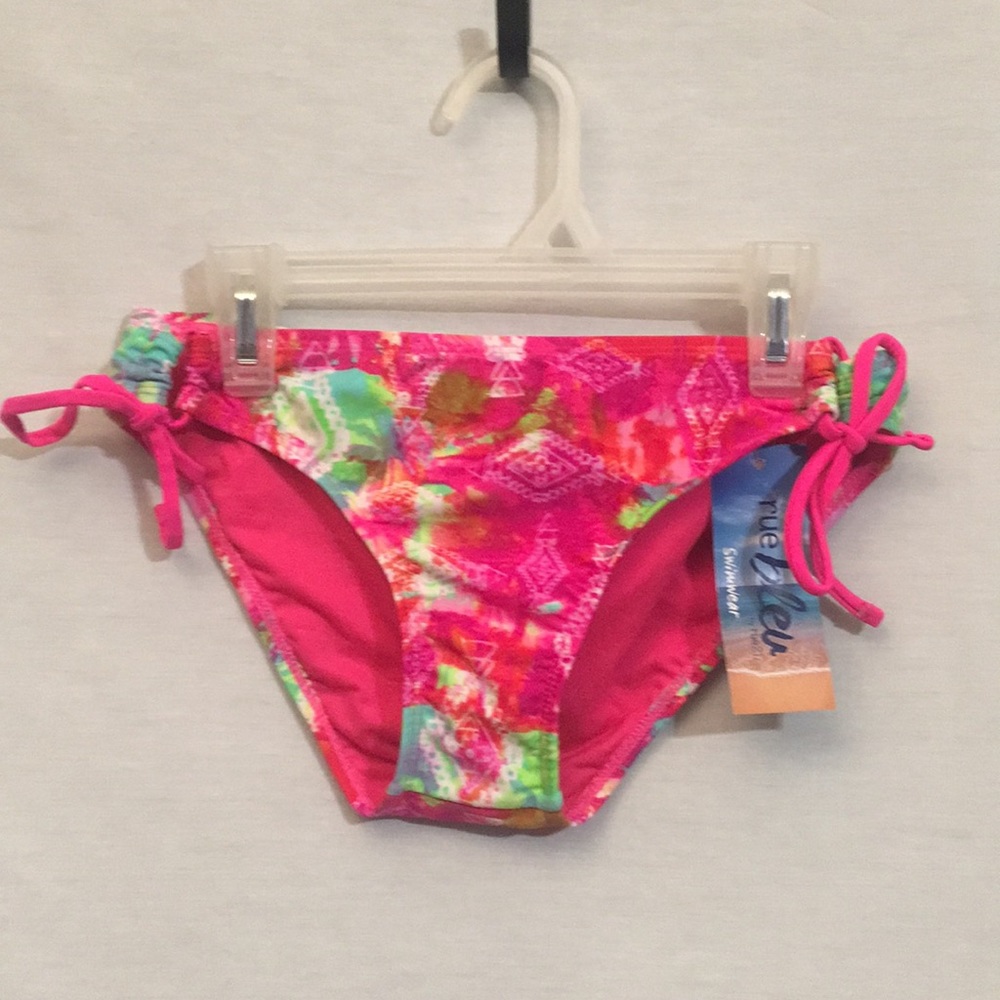 🌸NWT Medium Tie Swim Bottoms
